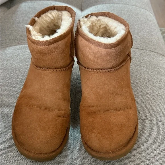 Ugg Classic Mini II - Chesnut Size 6 - Picture 2 of 4